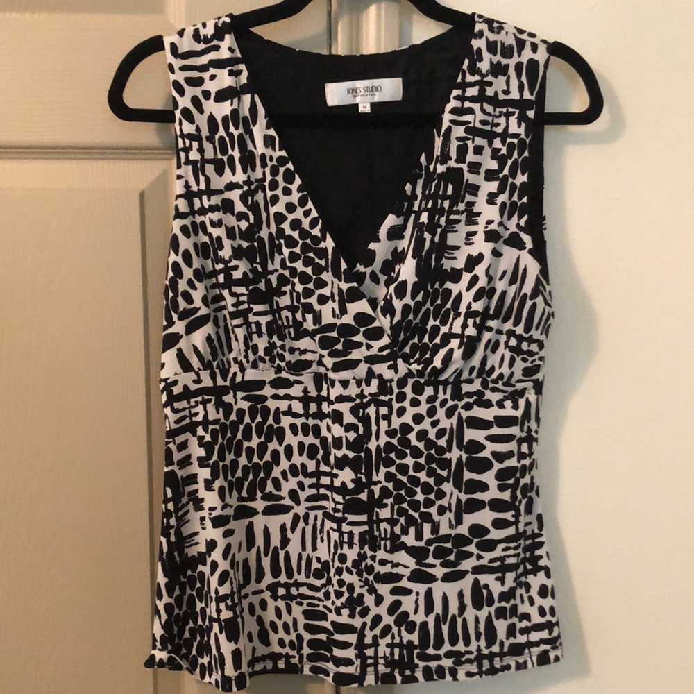 Patterned V-Neck Bouse